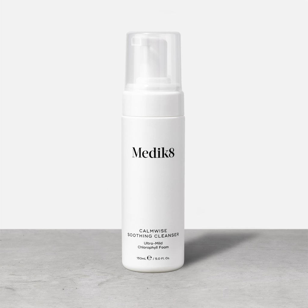 CALMWISE SOOTHING CLENASER - MEDIK8